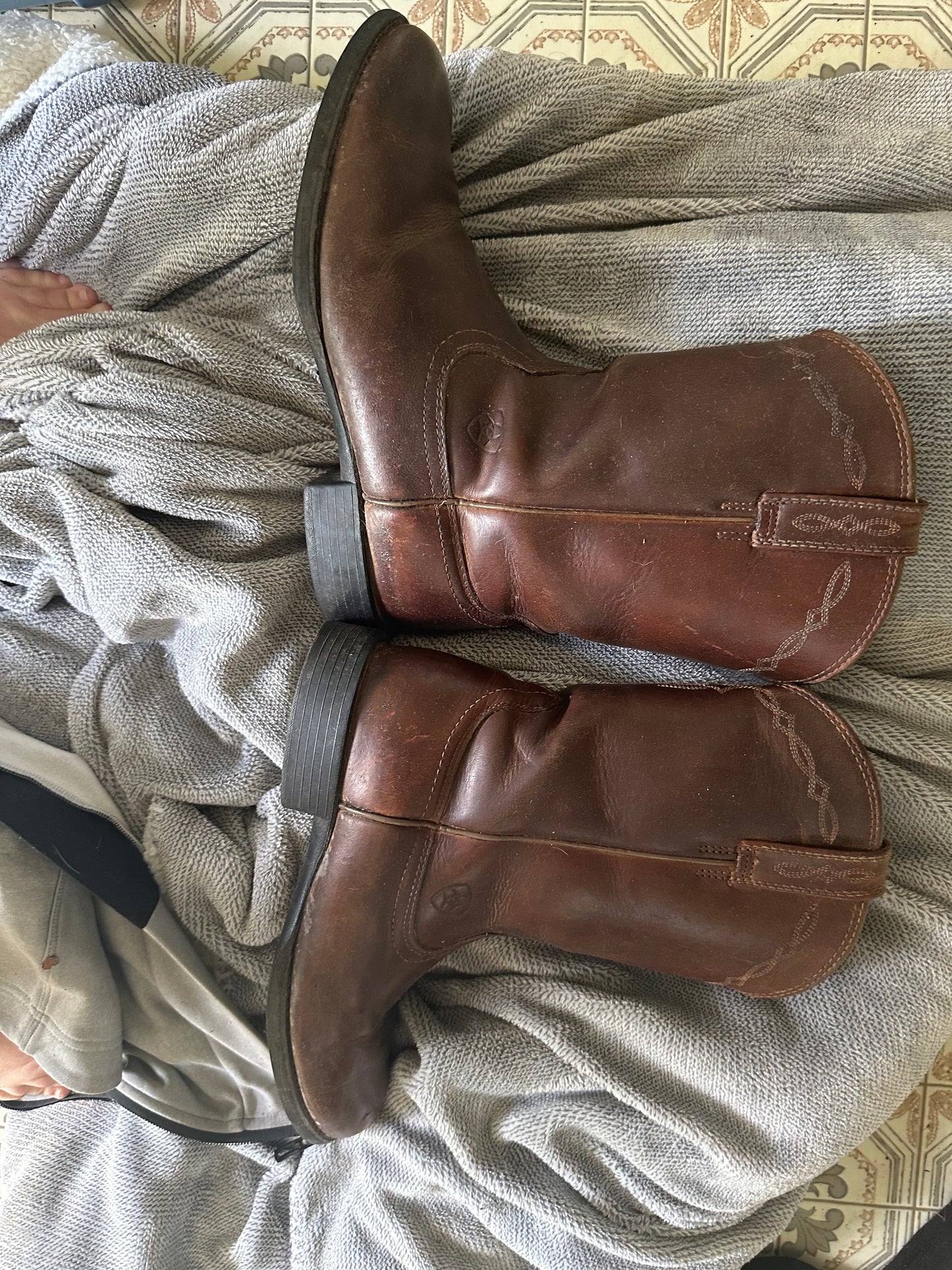 Ariat Boots – Brown – Size 8 (pair)