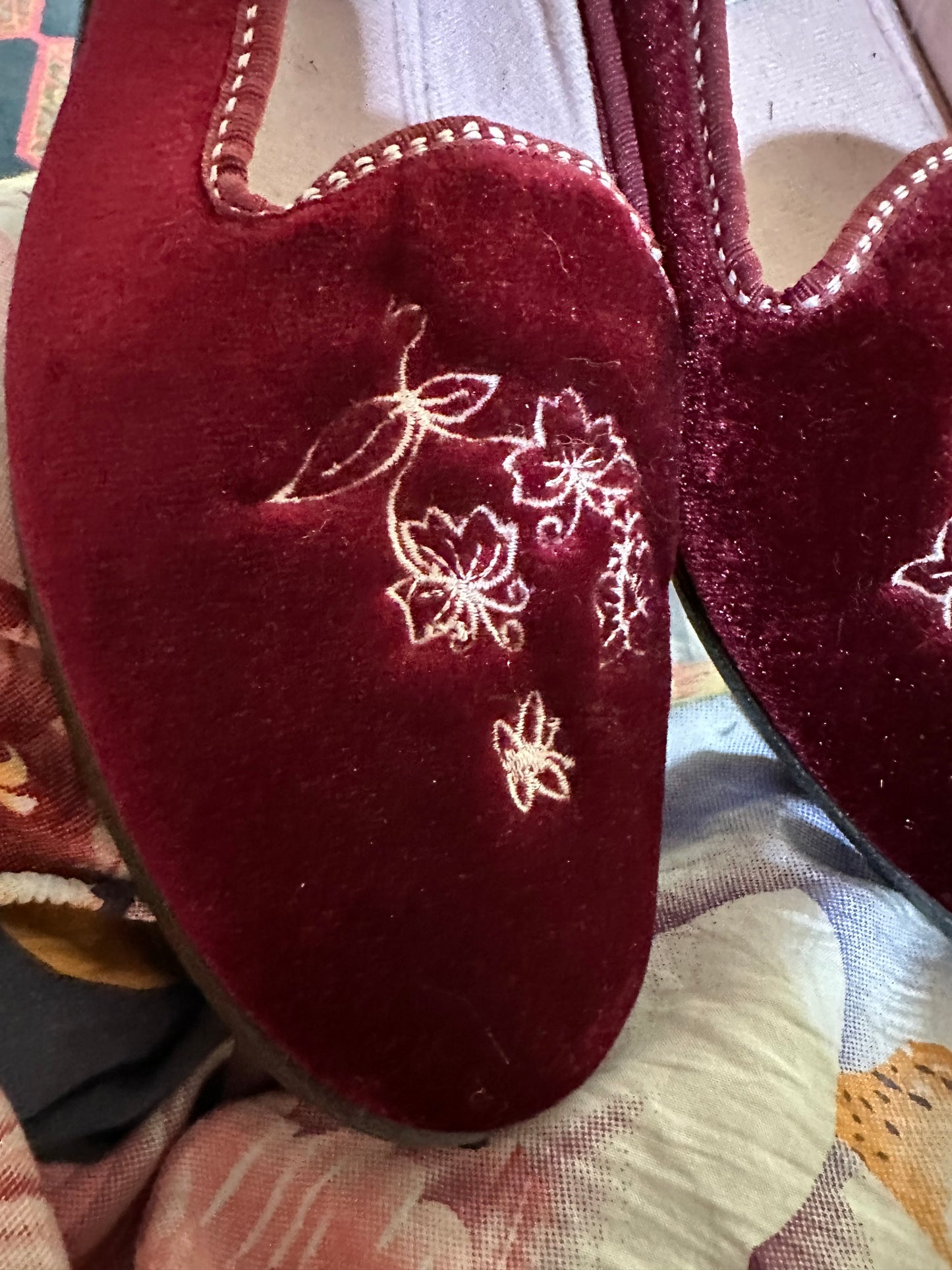 Crosby Slippers – BN – Burgundy – Size 11 (pair)