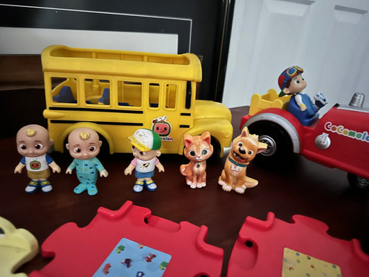 Cocomelon large playset with extras