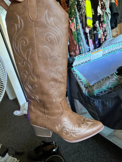 Boots – Brown – BN – Size 10 (pair)