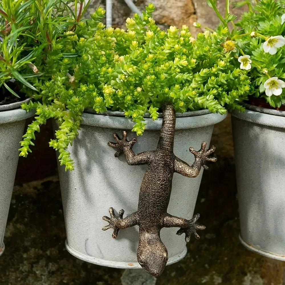 Planter Figurine,  Gecko Hanging -