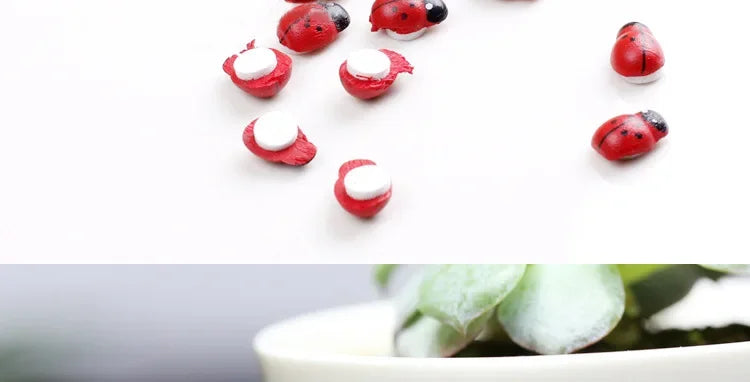 100Pcs Mini Wooden Ladybird Ladybug