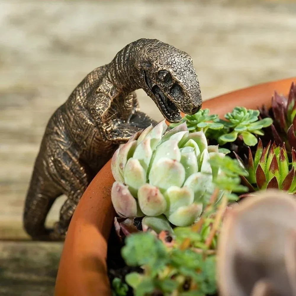 Planter Figurine,  Gecko Hanging -