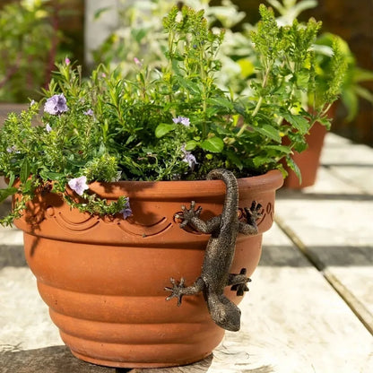Planter Figurine,  Gecko Hanging -
